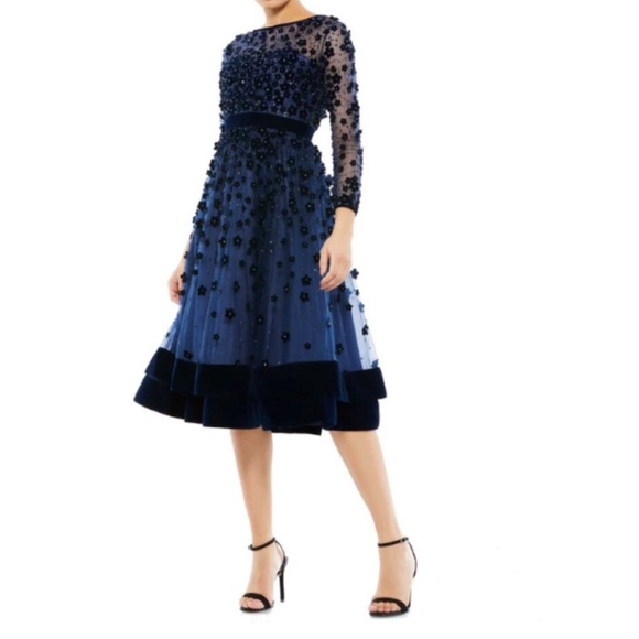 MAC DUGGAL 3D Flower Floral Appliqué Long SleeveElegant Midi Dress - Reemoly